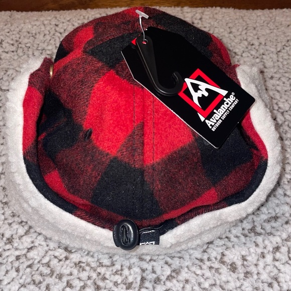 NWT AVALANCHE CAP PLAID Sherpa Lined Trapper  Hat Double STRECH SIZE S/M - Picture 10 of 14